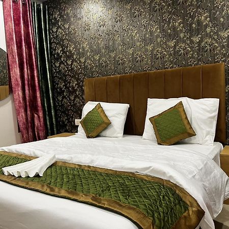 Roomquet Comfort Inn Allāhābād Junction Eksteriør billede