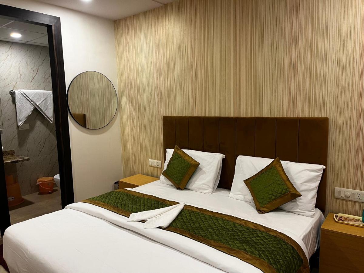 Roomquet Comfort Inn Allāhābād Junction Eksteriør billede