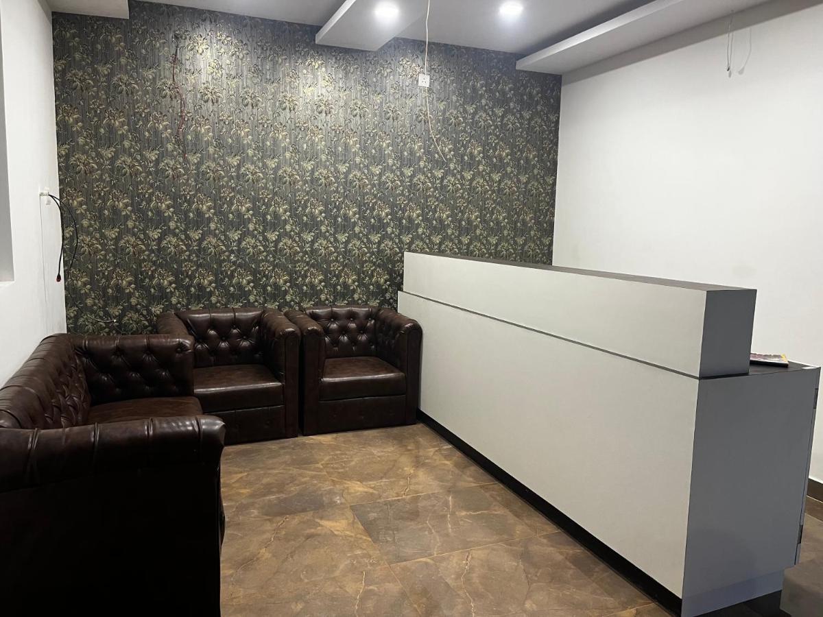 Roomquet Comfort Inn Allāhābād Junction Eksteriør billede