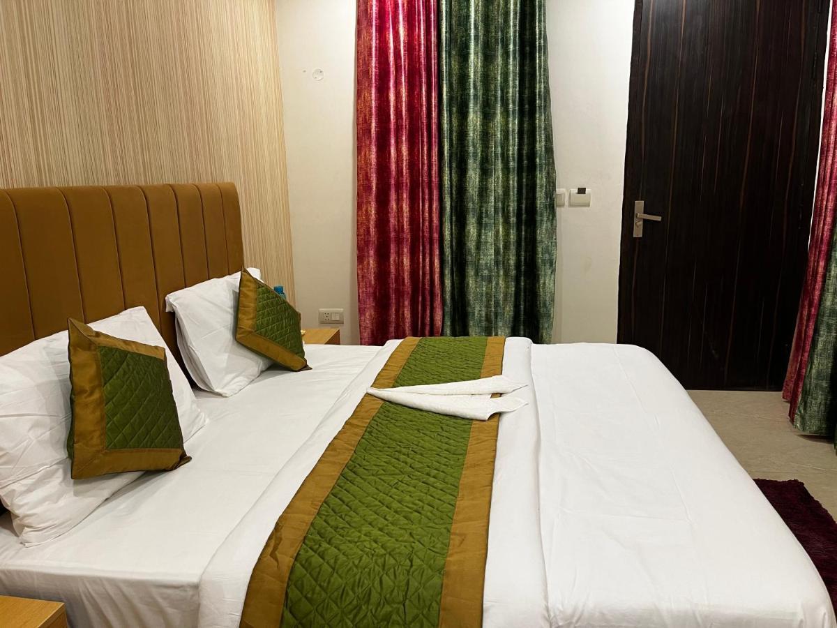 Roomquet Comfort Inn Allāhābād Junction Eksteriør billede