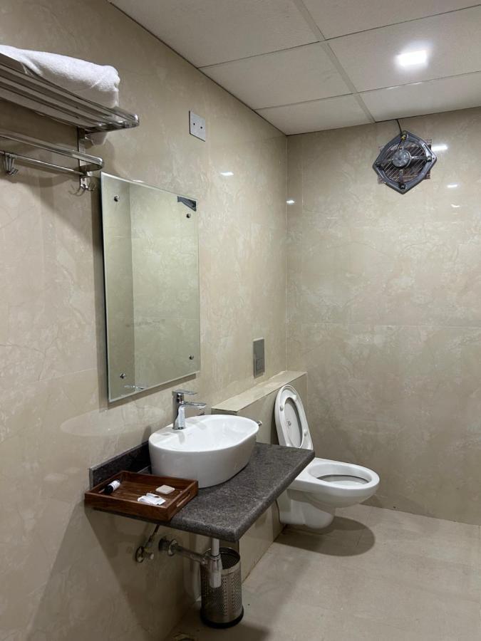 Roomquet Comfort Inn Allāhābād Junction Eksteriør billede